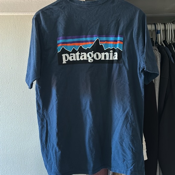 Patagonia Men's P-6 Logo Responsibili-Tee - Picture 4 of 7